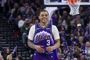 美记:乔治有望实现全明星级别的跃升 彼得森能成为顶级得分手